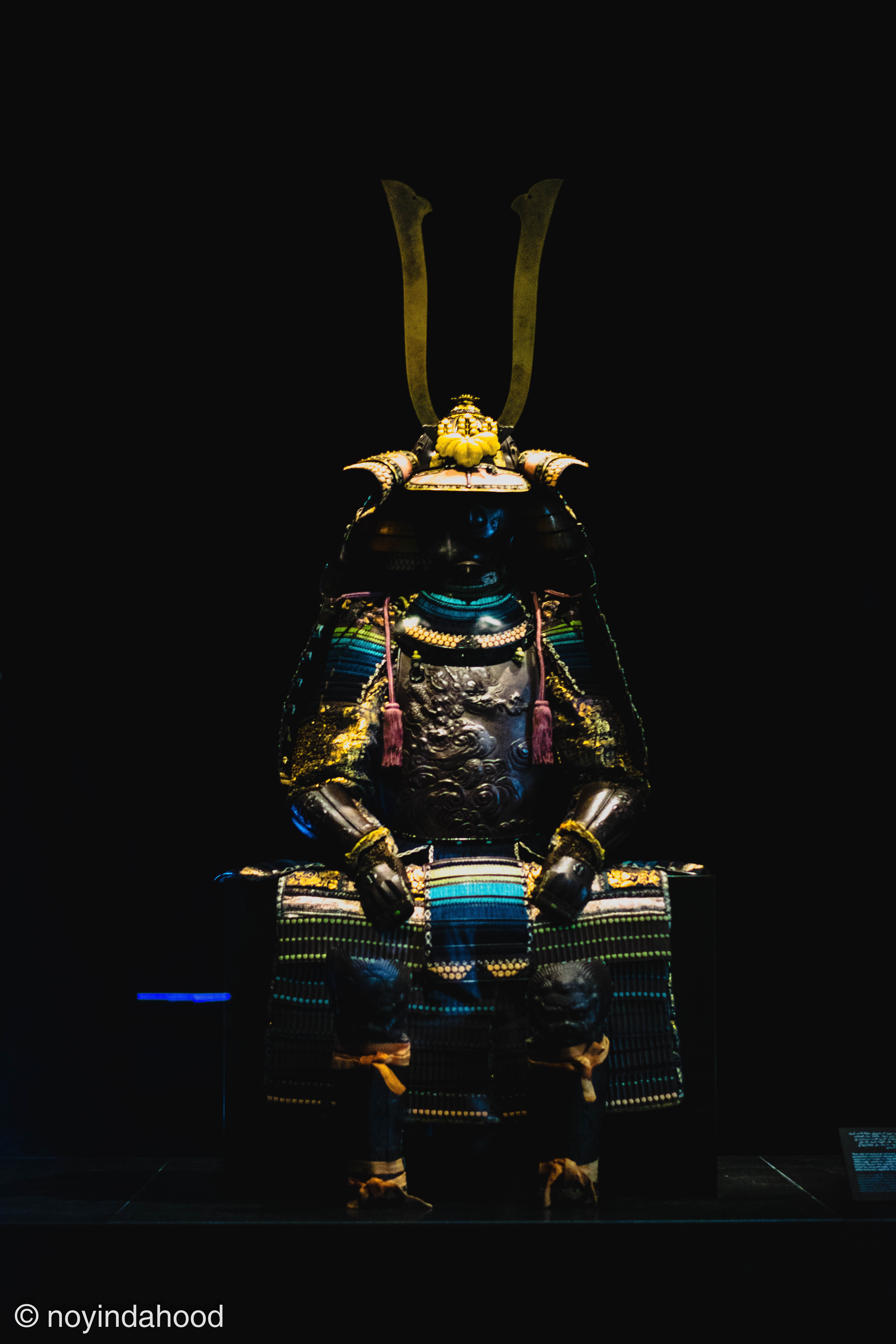 complete-traditional-armor-Japanese-samurai